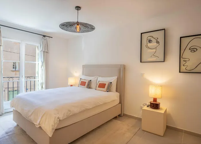 Ac With 1 Bedroom For 4 Guests - Place Des Lices Of Saint-Tropez