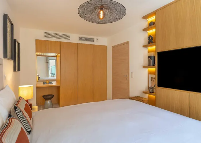 Ac With 1 Bedroom For 4 Guests - Place Des Lices Of *