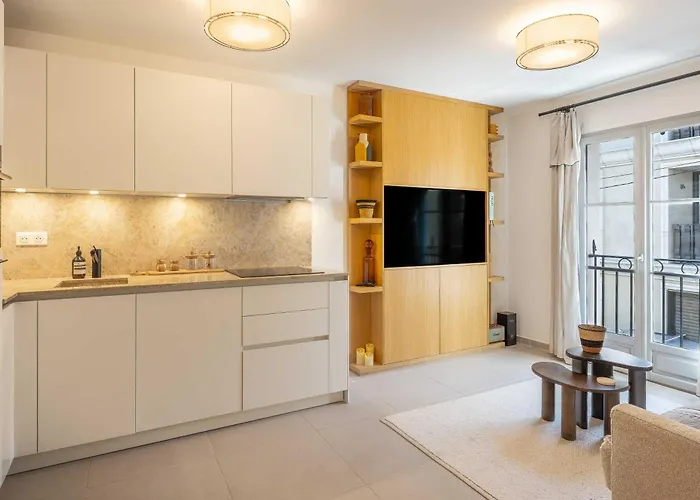 Ac With 1 Bedroom For 4 Guests - Place Des Lices Of Appartamento Saint-Tropez